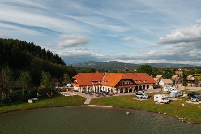 seerestaurant-am-pirkdorfer-see Luftaufnahme vom Hotel Petzenland GmbH